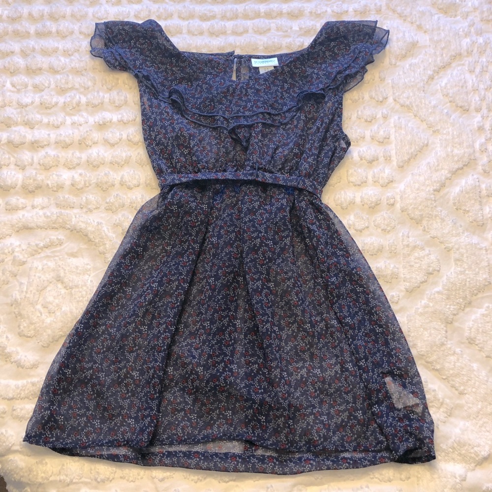 Motherhood Maternity navy & red floral sheer blouse ruffle collar sleeveless, Sm